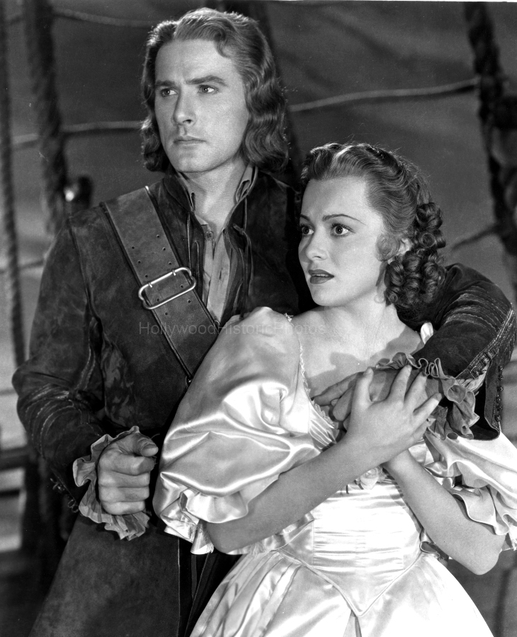 Captain Blood 1935 3 Flynn de Havilland.jpg